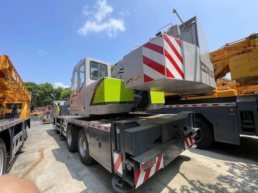 Zoomlion ZTC251V  - Autojeřáb: obrázek 3 Zoomlion ZTC251V  - Autojeřáb: obrázek 3