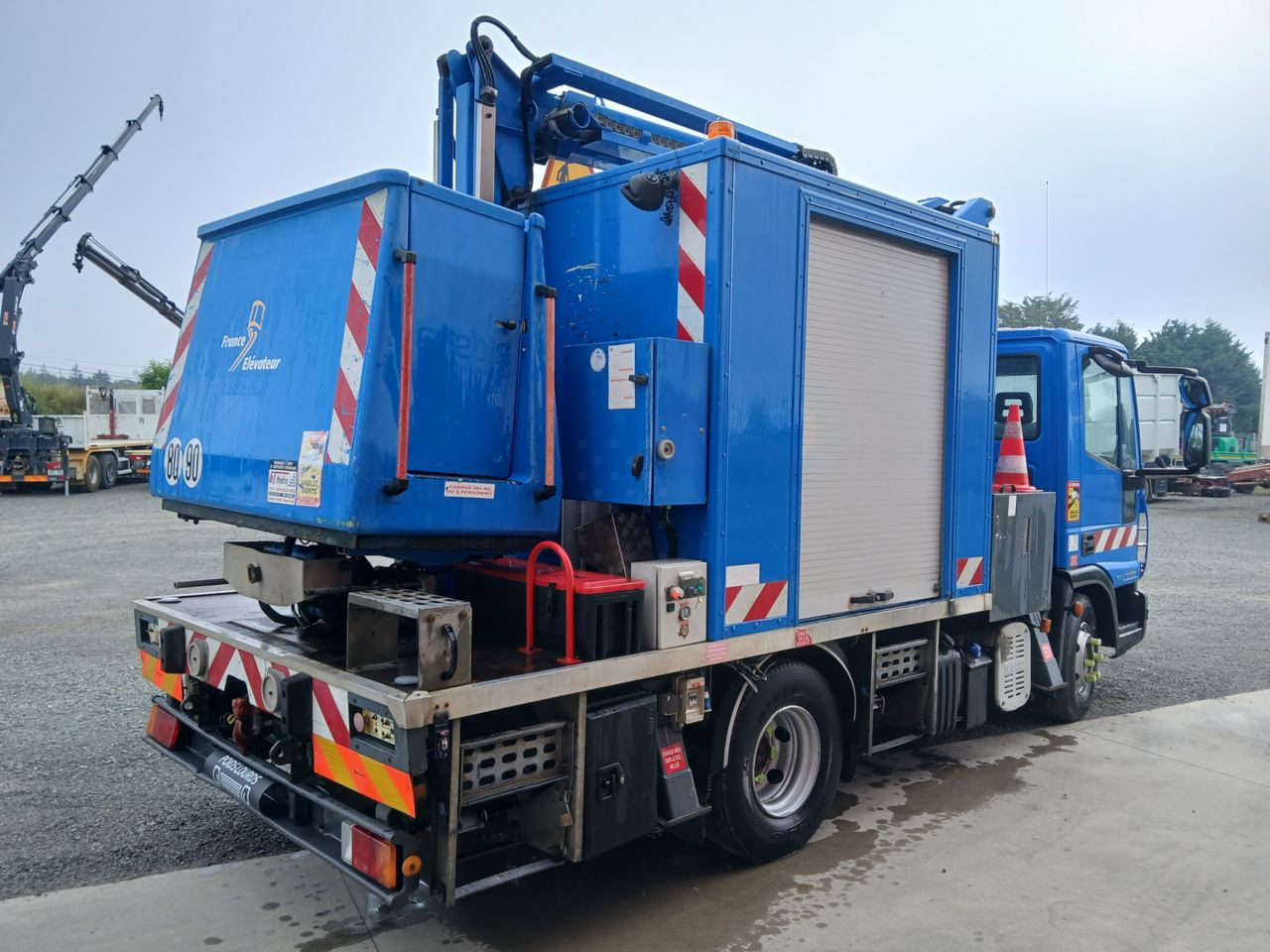 Iveco EUROCAGO 100E18 4x2 Others Truck - Autoplošina: obrázek 4 Iveco EUROCAGO 100E18 4x2 Others Truck - Autoplošina: obrázek 4