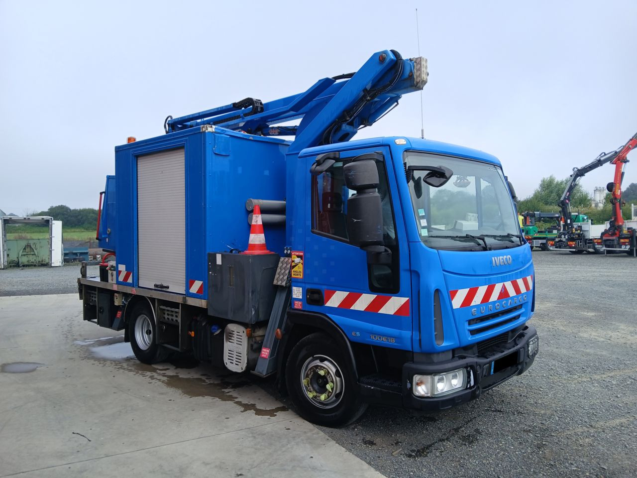Iveco EUROCAGO 100E18 4x2 Others Truck - Autoplošina: obrázek 3 Iveco EUROCAGO 100E18 4x2 Others Truck - Autoplošina: obrázek 3