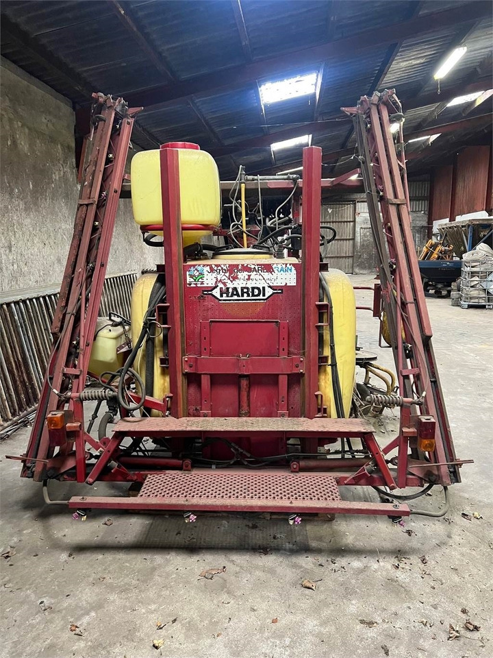 Hardi 800 L MED 12 BOM - Nesený postřikovač: obrázek 2 Hardi 800 L MED 12 BOM - Nesený postřikovač: obrázek 2