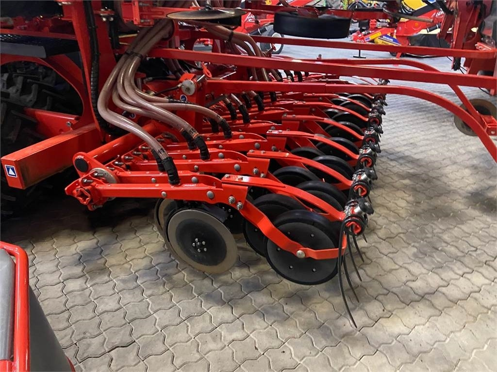 Kuhn ESPRO 6000RC MIX - Secí kombinace: obrázek 3 Kuhn ESPRO 6000RC MIX - Secí kombinace: obrázek 3