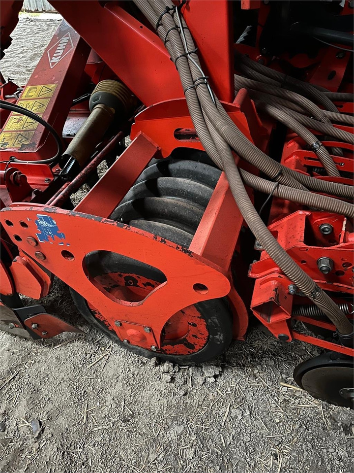 Kuhn VENTA NC4000HR - Secí kombinace: obrázek 3 Kuhn VENTA NC4000HR - Secí kombinace: obrázek 3