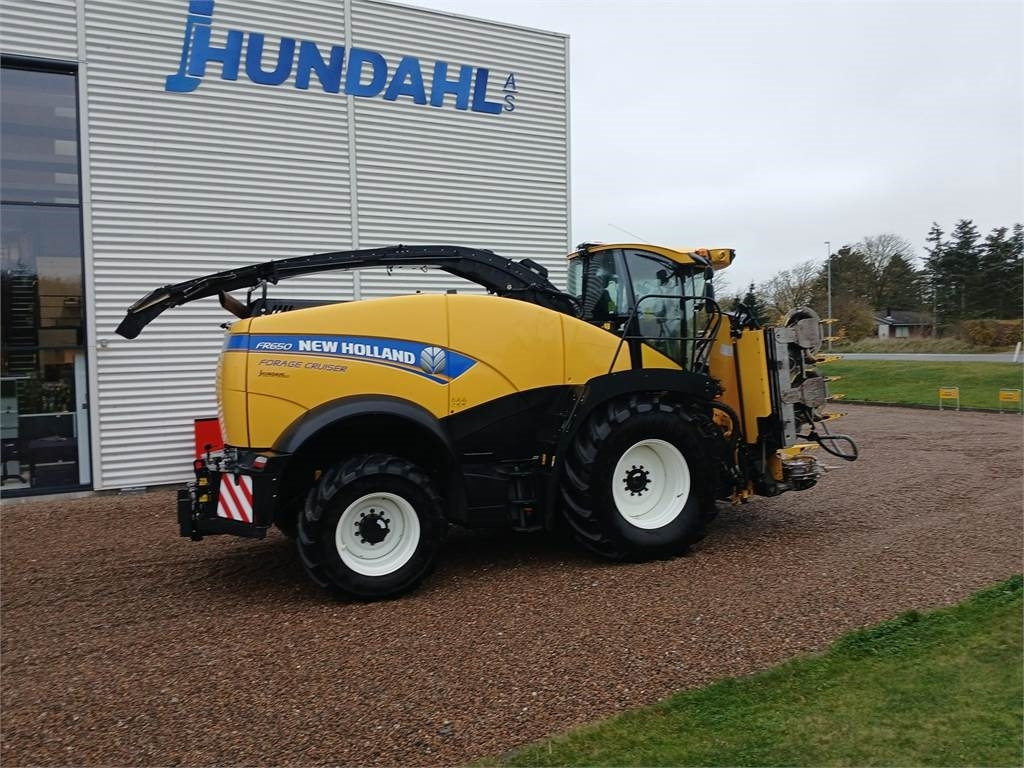 New Holland FR650 ST5 - Sklízecí řezačka: obrázek 2 New Holland FR650 ST5 - Sklízecí řezačka: obrázek 2