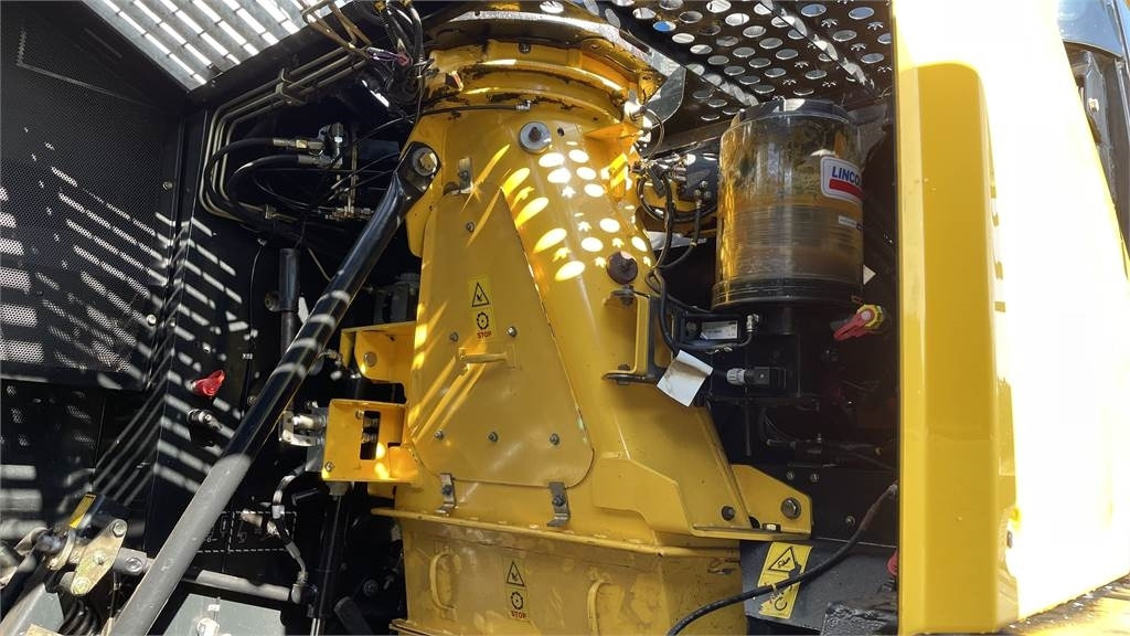 Sklízecí řezačka New Holland FR650 T4B: obrázek 8
