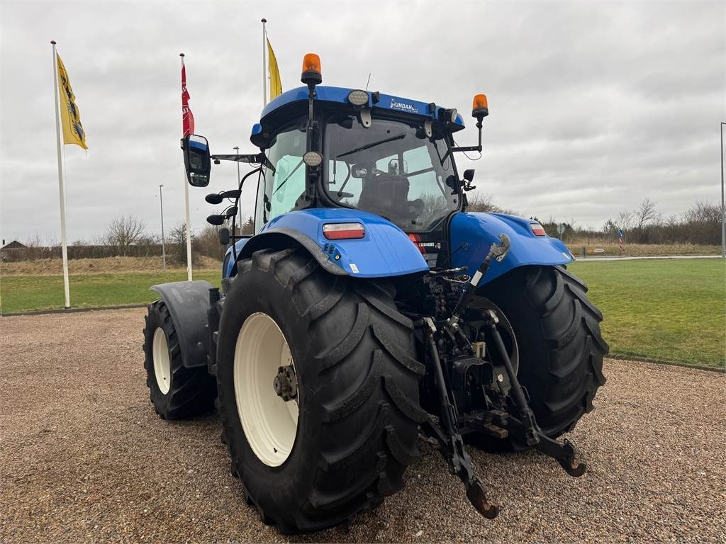 New Holland T7.220 AC  - Traktor: obrázek 4 New Holland T7.220 AC  - Traktor: obrázek 4