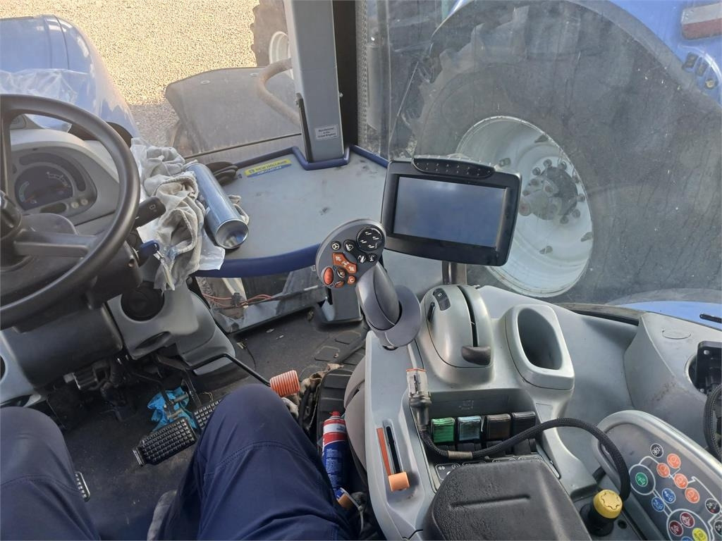 New Holland T7.260 PC SWII - Traktor: obrázek 5 New Holland T7.260 PC SWII - Traktor: obrázek 5