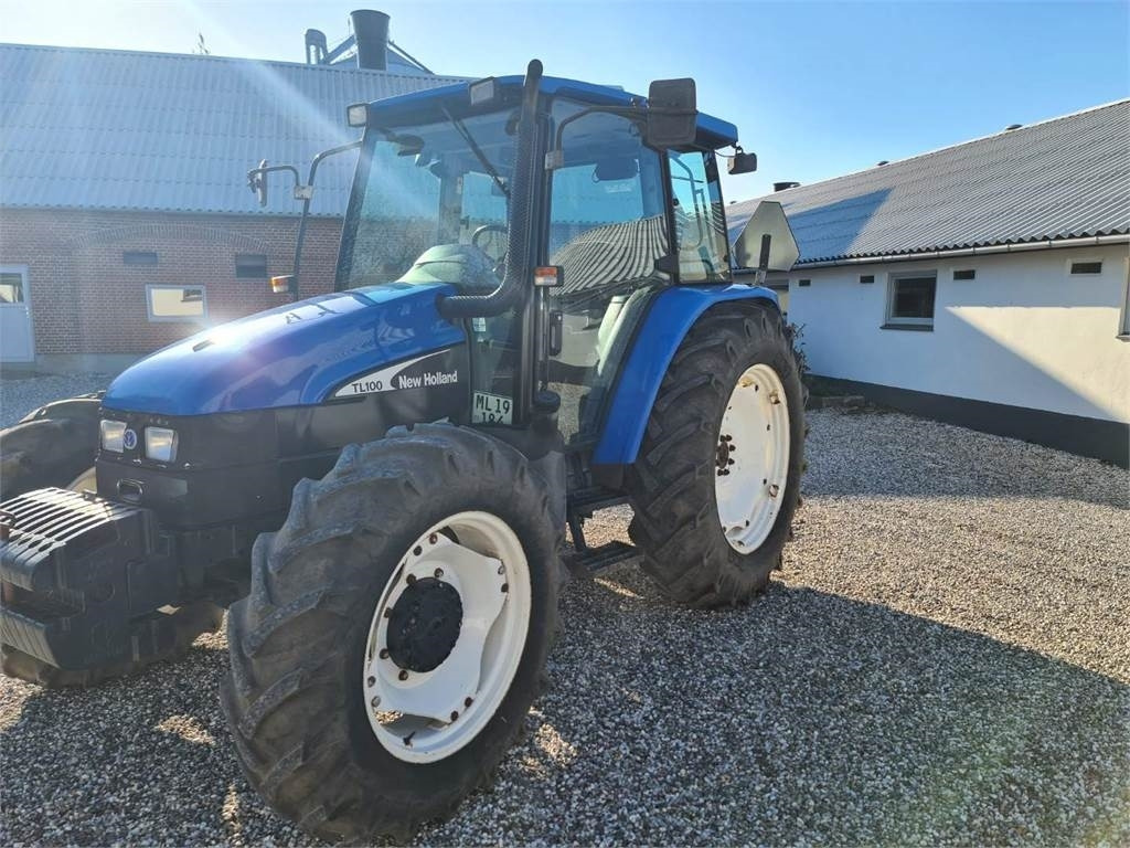 New Holland TL100-4WD - Traktor: obrázek 3 New Holland TL100-4WD - Traktor: obrázek 3