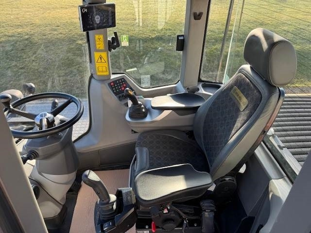 Kolový nakladač New Holland W170D2 TRIN 5-Z: obrázek 12