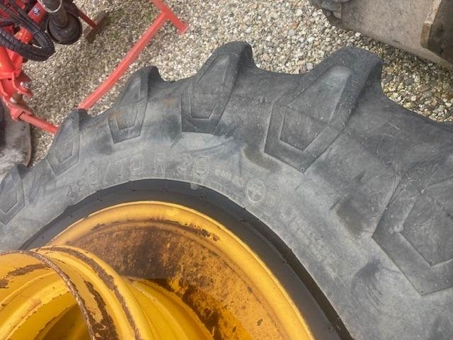 Pirelli 480/70X30 - Pneumatiky: obrázek 2 Pirelli 480/70X30 - Pneumatiky: obrázek 2