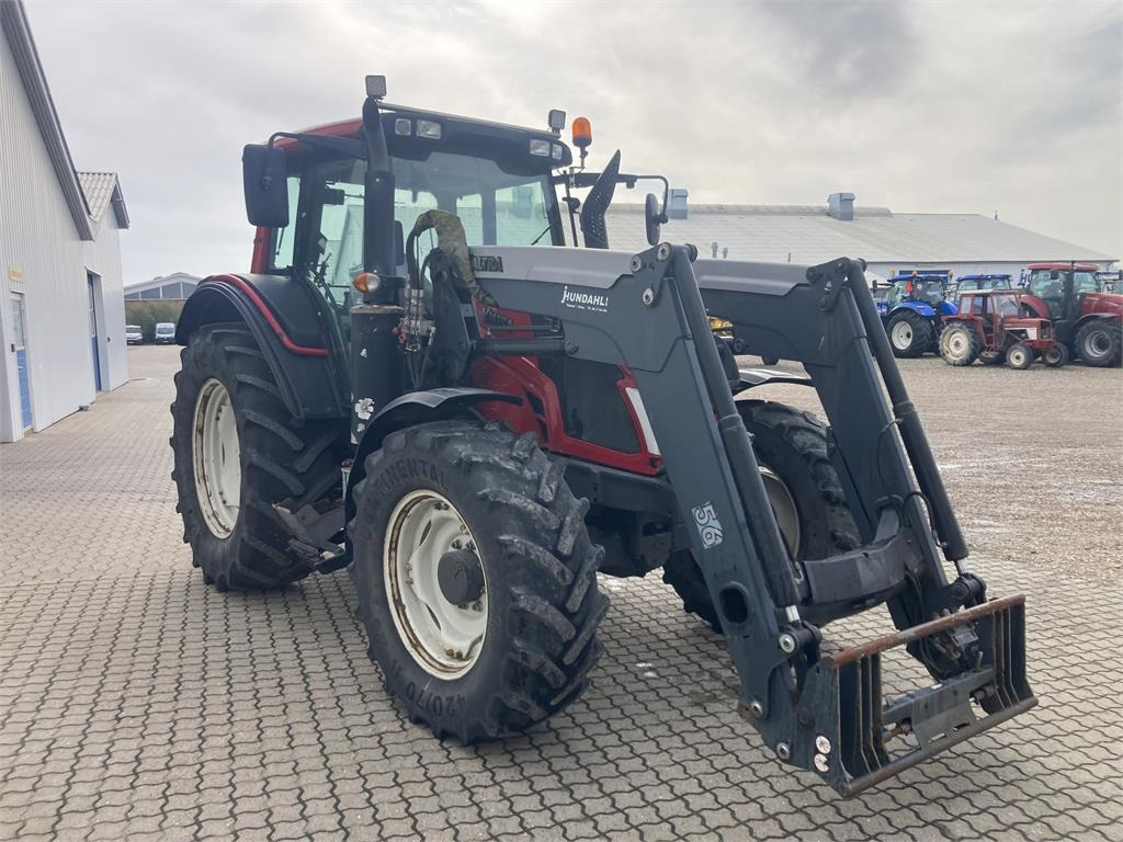 Valtra N123 MED FRONTLÆSSER - Traktor: obrázek 4 Valtra N123 MED FRONTLÆSSER - Traktor: obrázek 4