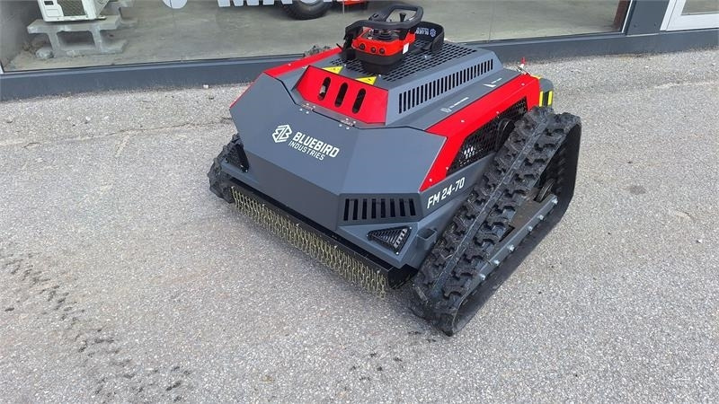 Blue Bird Fm24-70 Fabriks ny - Sekačka na trávu: obrázek 2 Blue Bird Fm24-70 Fabriks ny - Sekačka na trávu: obrázek 2