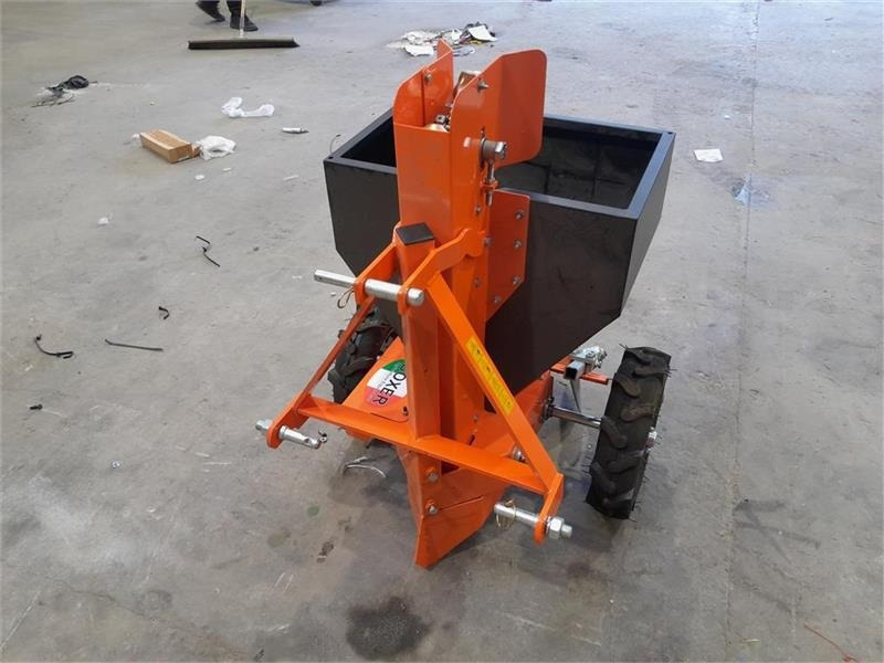 - - - Boxer AGRI - Sazeč brambor: obrázek 2 - - - Boxer AGRI - Sazeč brambor: obrázek 2