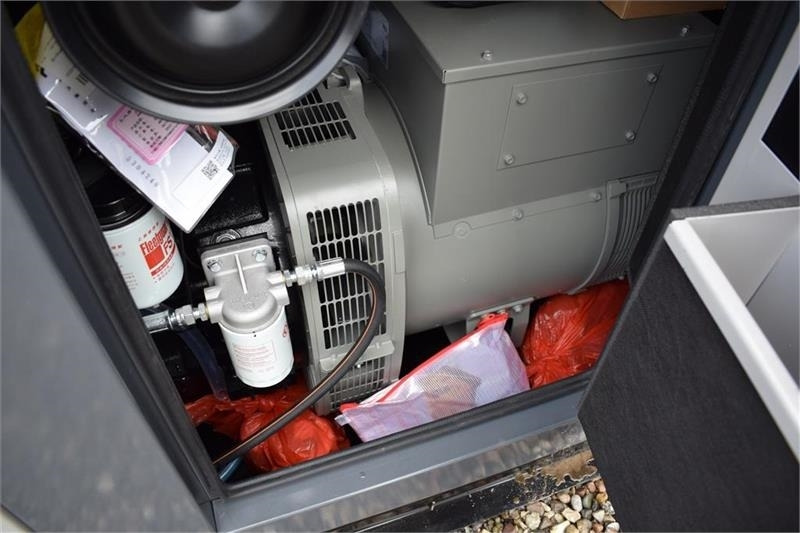 Elektrický generátor Cummins 88 KvA: obrázek 8