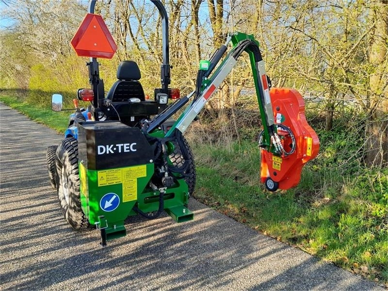 Dk-Tec med fjernbetjening - Příkopová sekačka: obrázek 1 Dk-Tec med fjernbetjening - Příkopová sekačka: obrázek 1