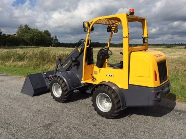 Eurotrac W12 - Kloubový nakladač: obrázek 1 Eurotrac W12 - Kloubový nakladač: obrázek 1