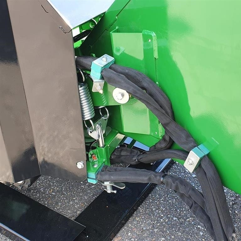 - - - FLISHUGGER TIL TRAKTOR KAPACITET OP TIL Ø250 - Štěpkovač: obrázek 4 - - - FLISHUGGER TIL TRAKTOR KAPACITET OP TIL Ø250 - Štěpkovač: obrázek 4