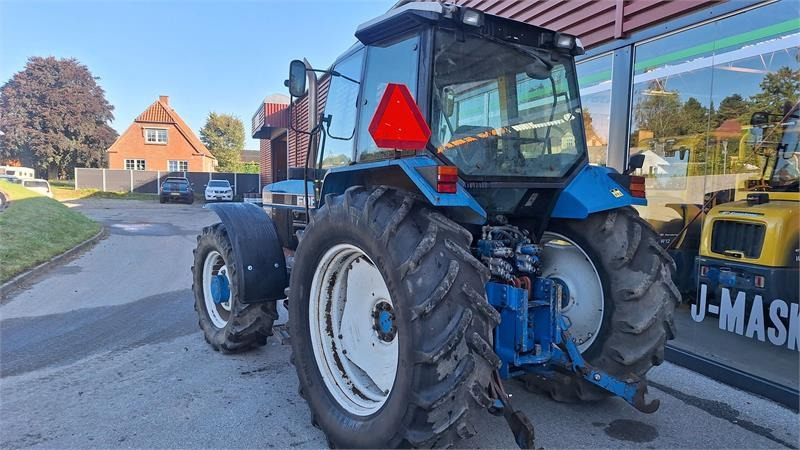 Ford 8240 - Traktor: obrázek 5 Ford 8240 - Traktor: obrázek 5