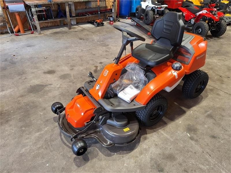 Husqvarna Rider R214 TC 103 cm klipper - Komunální traktor: obrázek 4 Husqvarna Rider R214 TC 103 cm klipper - Komunální traktor: obrázek 4