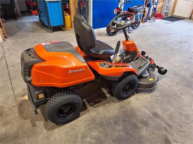 Husqvarna Rider R214 TC 103 cm klipper - Komunální traktor: obrázek 2 Husqvarna Rider R214 TC 103 cm klipper - Komunální traktor: obrázek 2