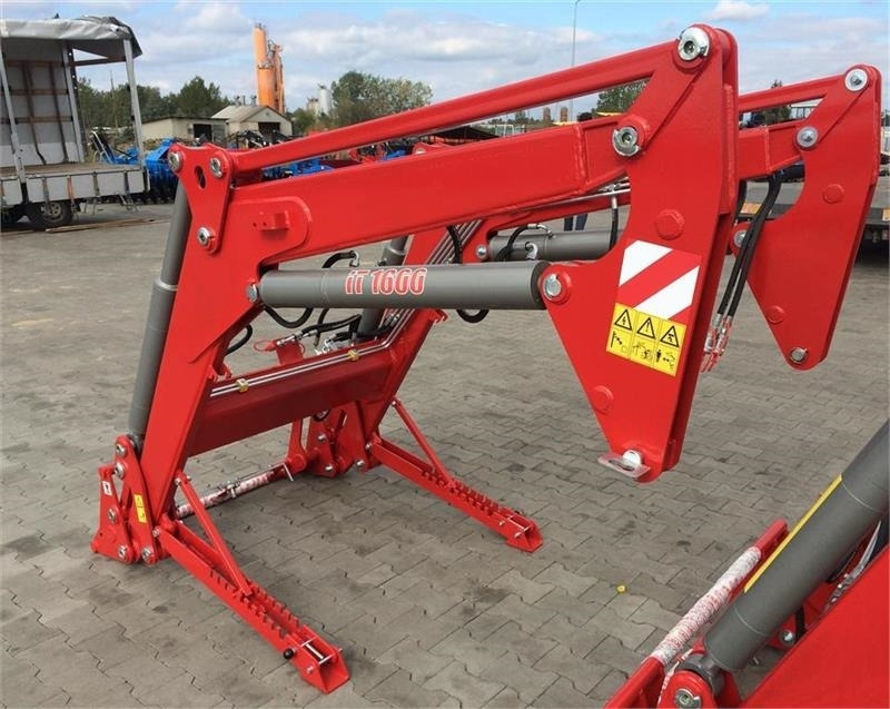 - - - J-Maskiner IT 1600 - Čelní nakladač pro traktor: obrázek 4 - - - J-Maskiner IT 1600 - Čelní nakladač pro traktor: obrázek 4