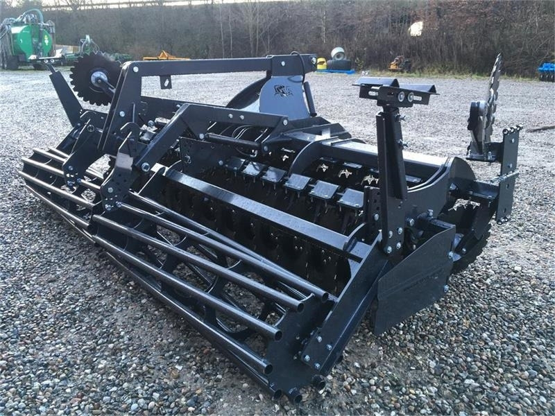 J-Maskiner IT-4000 med hydraulisk lift - Talířové brány: obrázek 4 J-Maskiner IT-4000 med hydraulisk lift - Talířové brány: obrázek 4