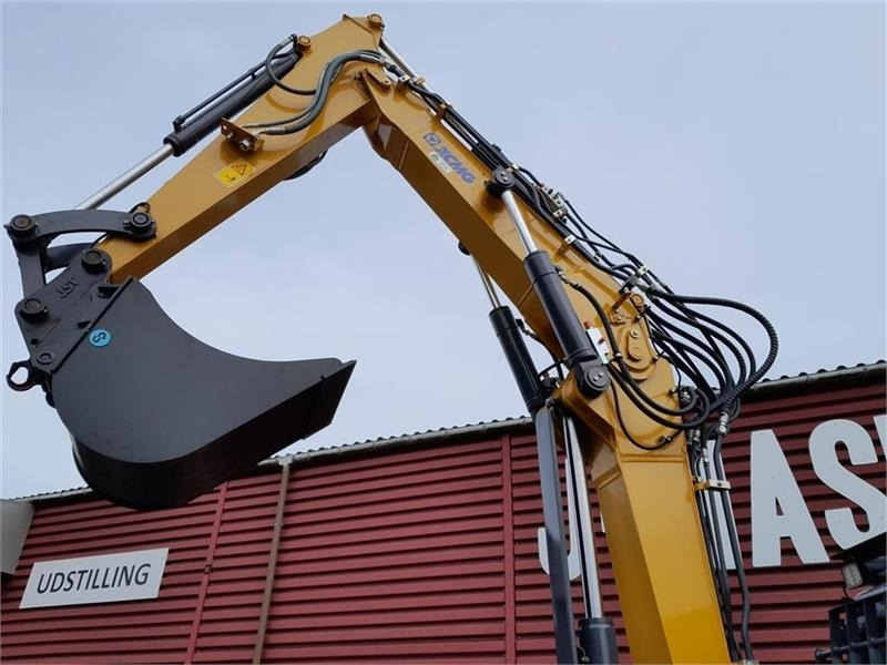 Pásové rýpadlo XCMG XE80E: obrázek 7