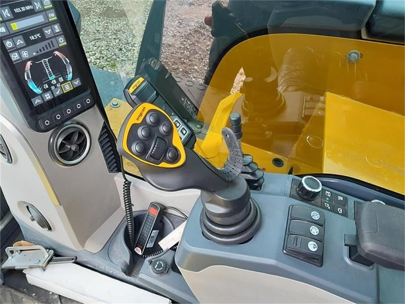 Pásové rýpadlo XCMG XE80E: obrázek 11