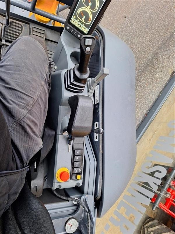 Mini rýpadlo XCMG Xe27e U/KABINE: obrázek 10 Mini rýpadlo XCMG Xe27e U/KABINE: obrázek 10