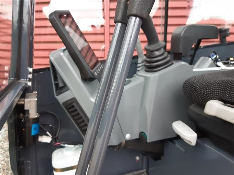 Mini rýpadlo XCMG xe27e: obrázek 11 Mini rýpadlo XCMG xe27e: obrázek 11