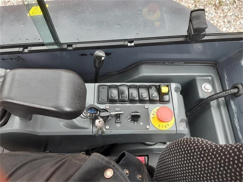 Mini rýpadlo XCMG xe27e: obrázek 6 Mini rýpadlo XCMG xe27e: obrázek 6