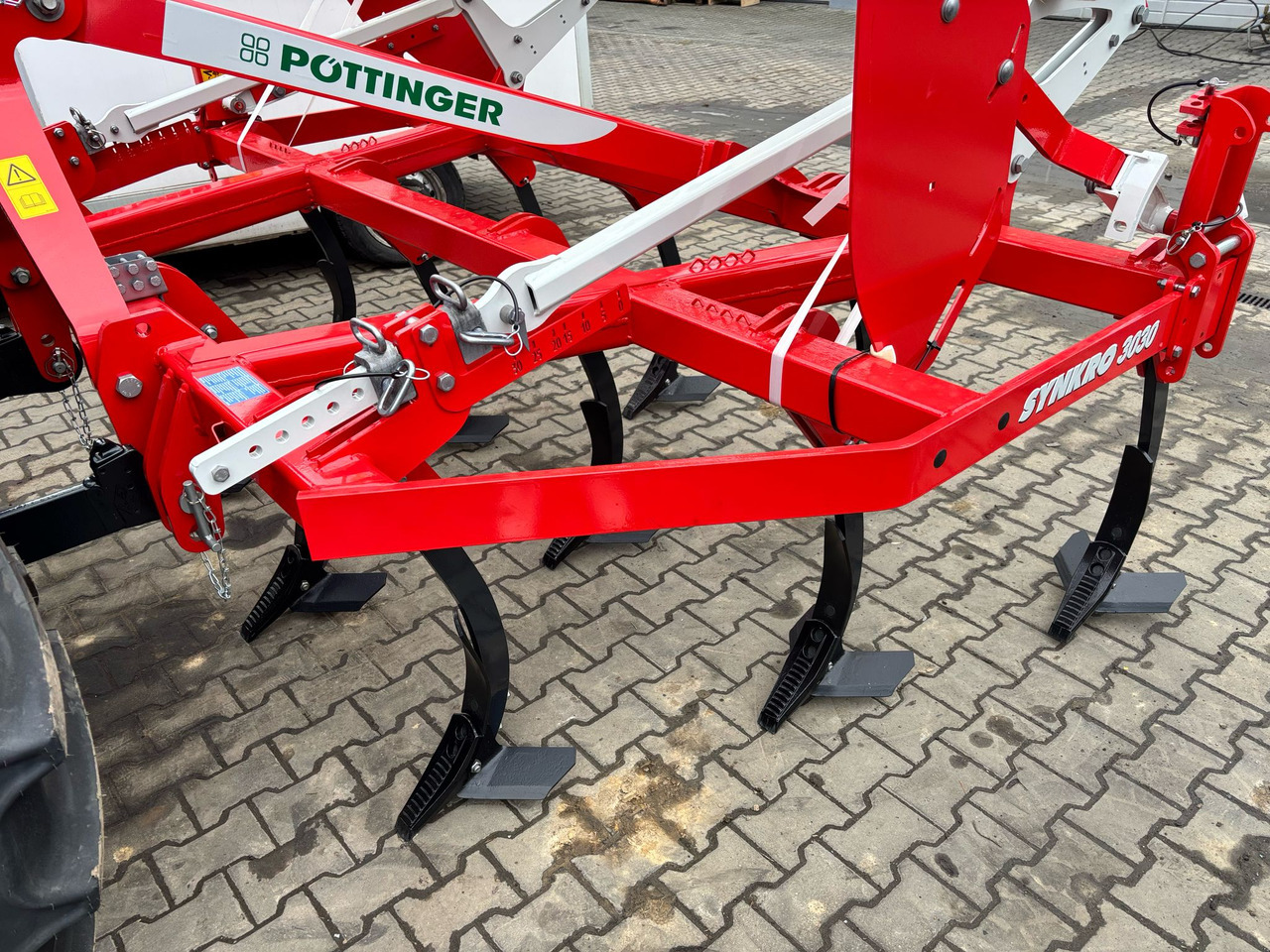 PÖTTINGER Synkro 3030 - Kultivátor: obrázek 4 PÖTTINGER Synkro 3030 - Kultivátor: obrázek 4