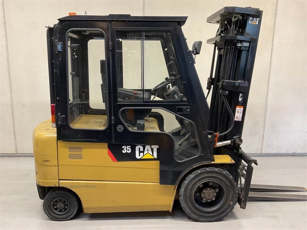 CAT EP35K-PAC - Elektrický vysokozdvižný vozík: obrázek 1 CAT EP35K-PAC - Elektrický vysokozdvižný vozík: obrázek 1