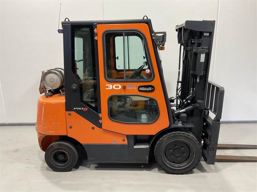 Doosan G30E-5 - Plynový vysokozdvižný vozík: obrázek 1 Doosan G30E-5 - Plynový vysokozdvižný vozík: obrázek 1