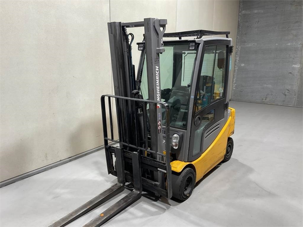 Jungheinrich EFG 320 - Elektrický vysokozdvižný vozík: obrázek 4 Jungheinrich EFG 320 - Elektrický vysokozdvižný vozík: obrázek 4