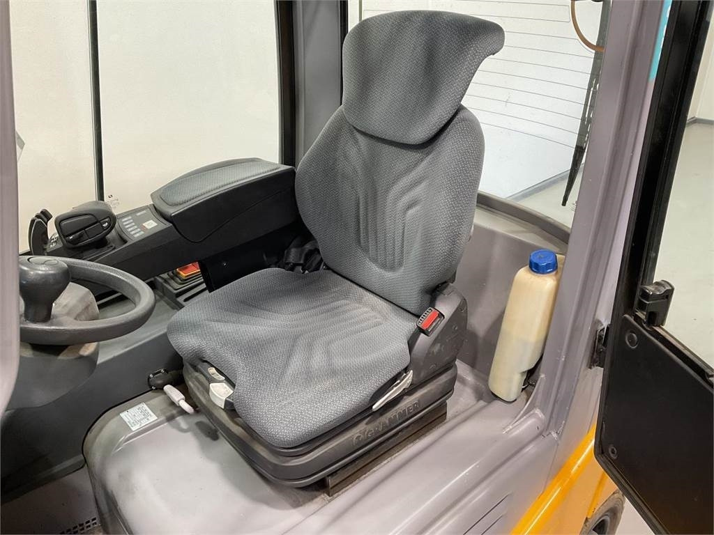 Jungheinrich EFG 320 - Elektrický vysokozdvižný vozík: obrázek 5 Jungheinrich EFG 320 - Elektrický vysokozdvižný vozík: obrázek 5