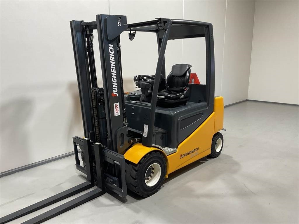 Jungheinrich EFG S30 - Elektrický vysokozdvižný vozík: obrázek 4 Jungheinrich EFG S30 - Elektrický vysokozdvižný vozík: obrázek 4