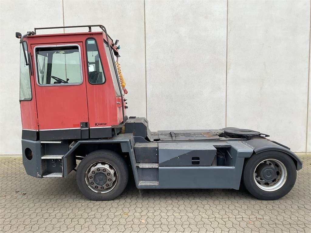 Kalmar TT2000 - Terminálový traktor: obrázek 3 Kalmar TT2000 - Terminálový traktor: obrázek 3