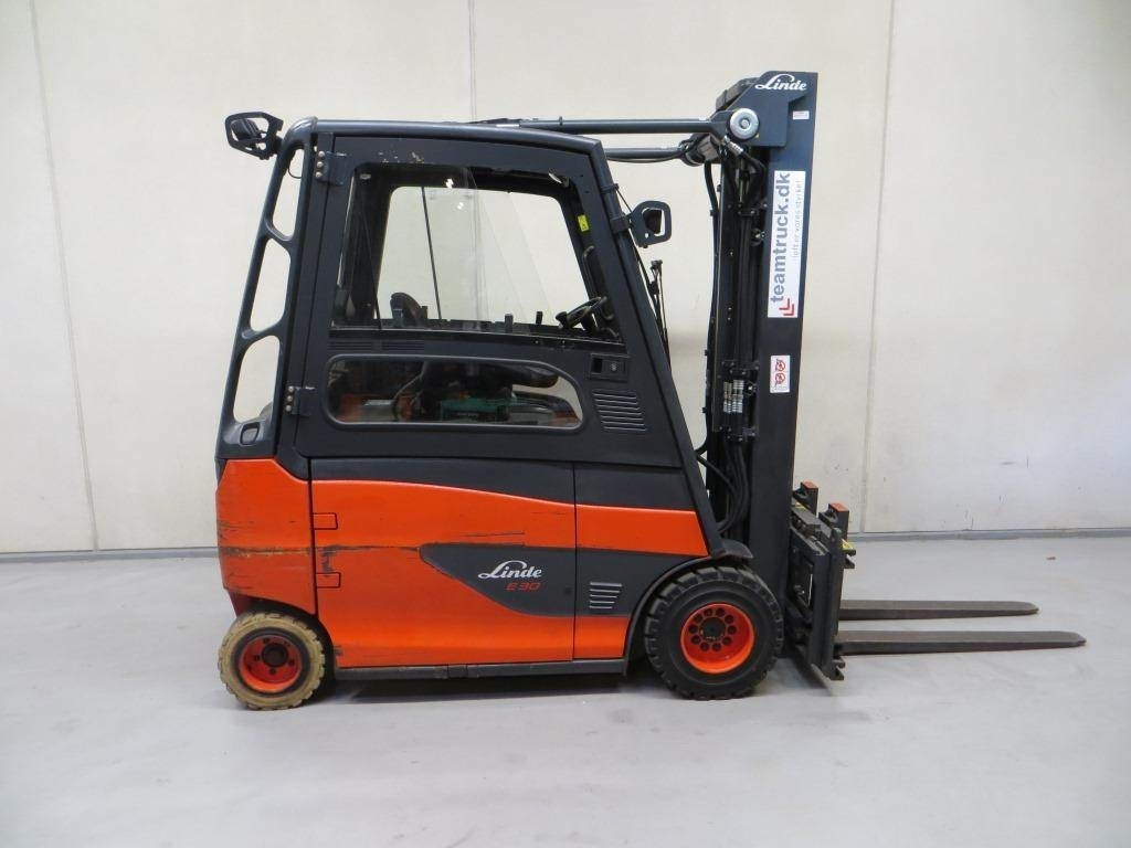 Linde E30 - Elektrický vysokozdvižný vozík: obrázek 1 Linde E30 - Elektrický vysokozdvižný vozík: obrázek 1