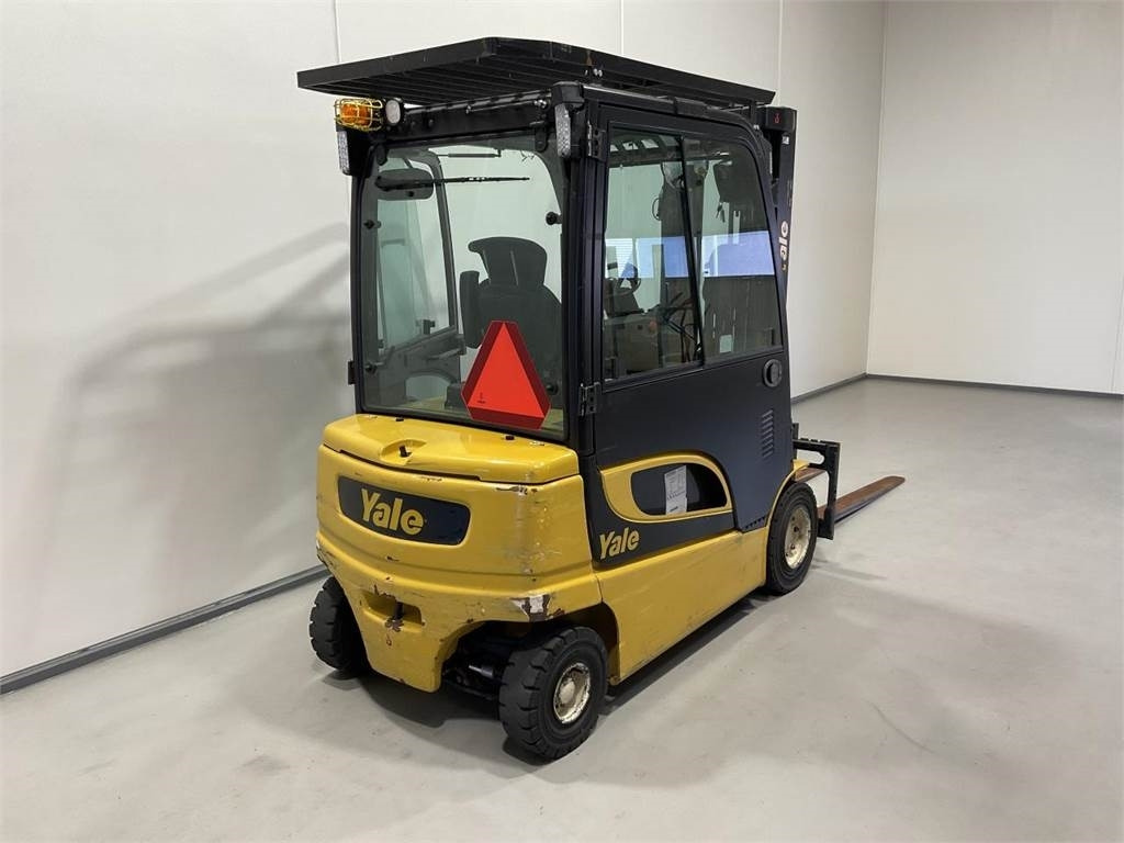 Yale ERP30VL - Elektrický vysokozdvižný vozík: obrázek 2 Yale ERP30VL - Elektrický vysokozdvižný vozík: obrázek 2