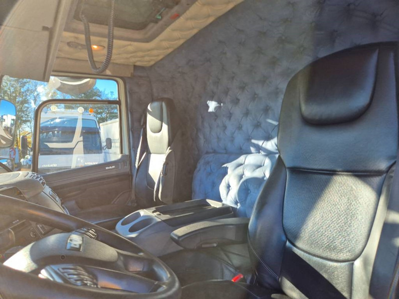 Chladírenský nákladní automobil DAF CF 330 // 2 compartments / Cold/freeze: obrázek 11