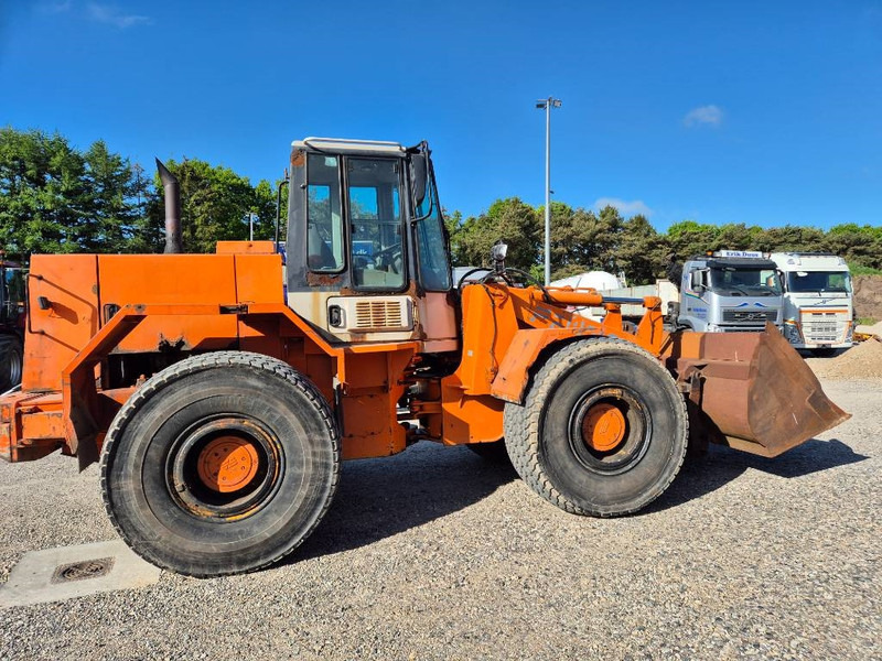 Hitachi FR 130 - Kolový nakladač: obrázek 5 Hitachi FR 130 - Kolový nakladač: obrázek 5
