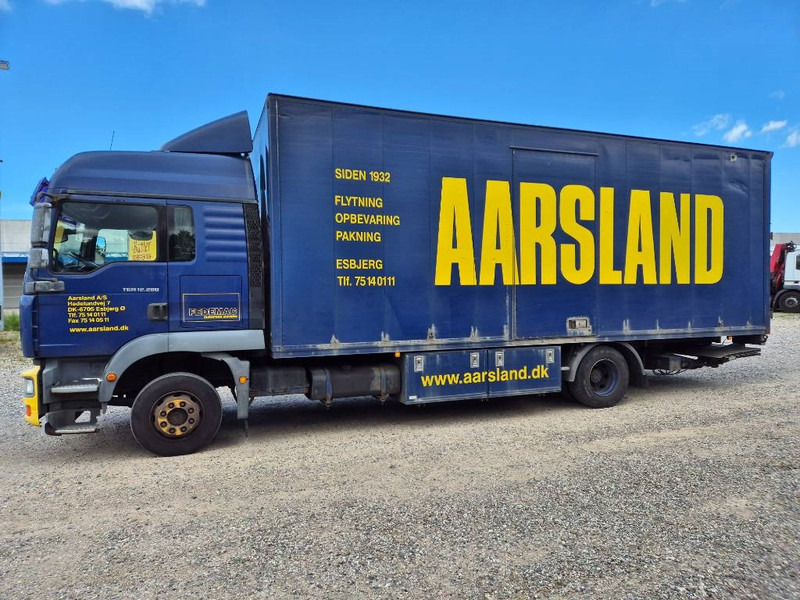 MAN TGM 12.280 // Lift // Sideopening - Skříňový nákladní auto: obrázek 2 MAN TGM 12.280 // Lift // Sideopening - Skříňový nákladní auto: obrázek 2