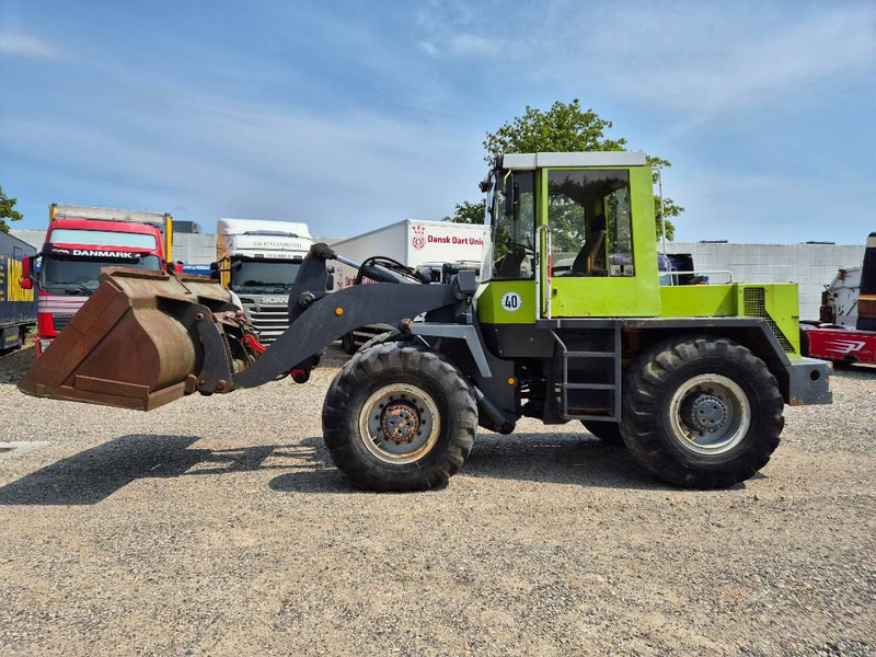 O & K L15 With bucket and quickshift - Kolový nakladač: obrázek 2 O & K L15 With bucket and quickshift - Kolový nakladač: obrázek 2