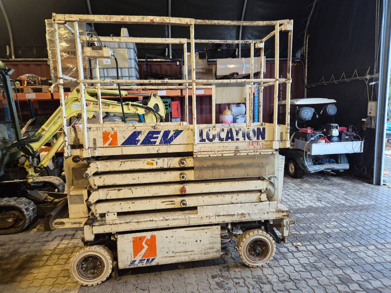 Pinguely Haulotte H800E // 2 personers - Nůžková plošina: obrázek 1 Pinguely Haulotte H800E // 2 personers - Nůžková plošina: obrázek 1