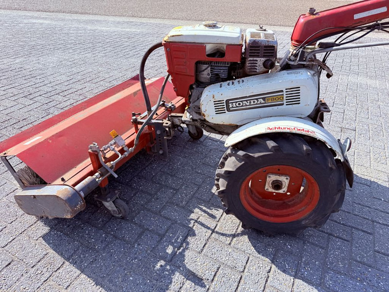 Honda F800 Veegmachine - Zametací vůz: obrázek 2 Honda F800 Veegmachine - Zametací vůz: obrázek 2