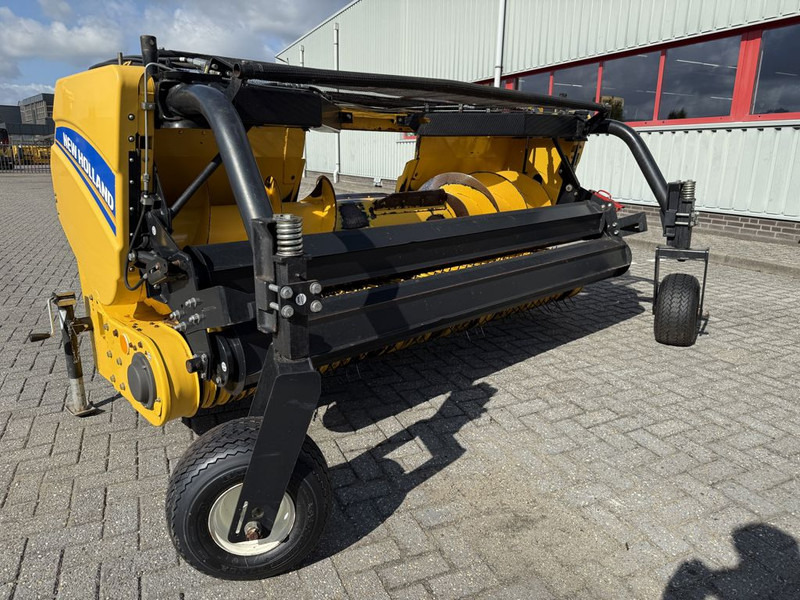 New Holland 300FPE Gras Pickup - Kombajn: obrázek 5 New Holland 300FPE Gras Pickup - Kombajn: obrázek 5