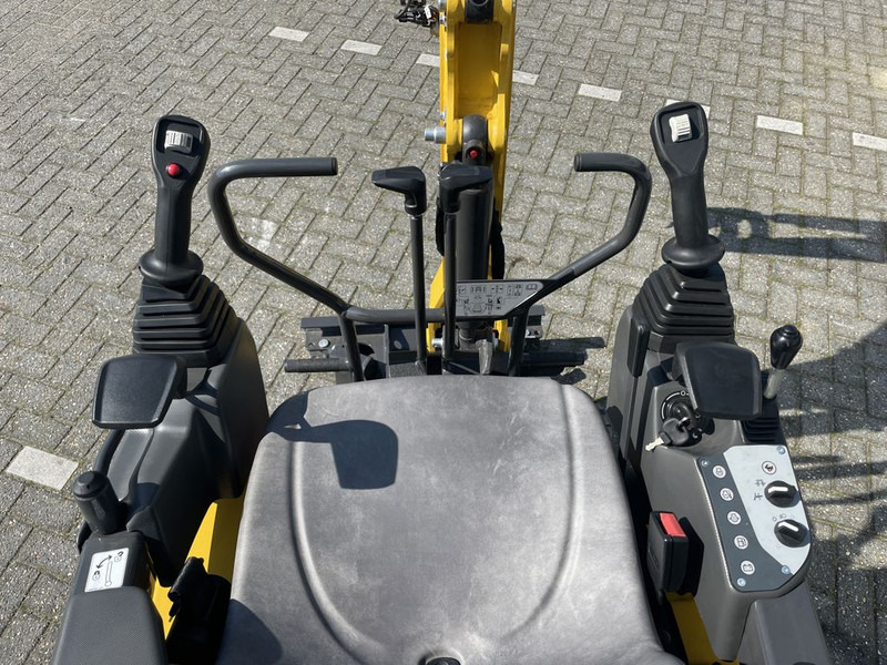 New Holland E12D Minigraver - Mini rýpadlo: obrázek 5 New Holland E12D Minigraver - Mini rýpadlo: obrázek 5