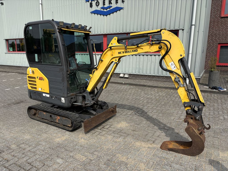 New Holland E18C Minigraver - Mini rýpadlo: obrázek 4 New Holland E18C Minigraver - Mini rýpadlo: obrázek 4