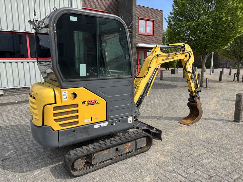 New Holland E18C Minigraver - Mini rýpadlo: obrázek 3 New Holland E18C Minigraver - Mini rýpadlo: obrázek 3
