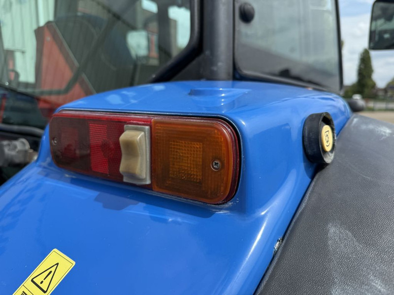 New Holland T5040 CAB + GPS leasing New Holland T5040 CAB + GPS: obrázek 16